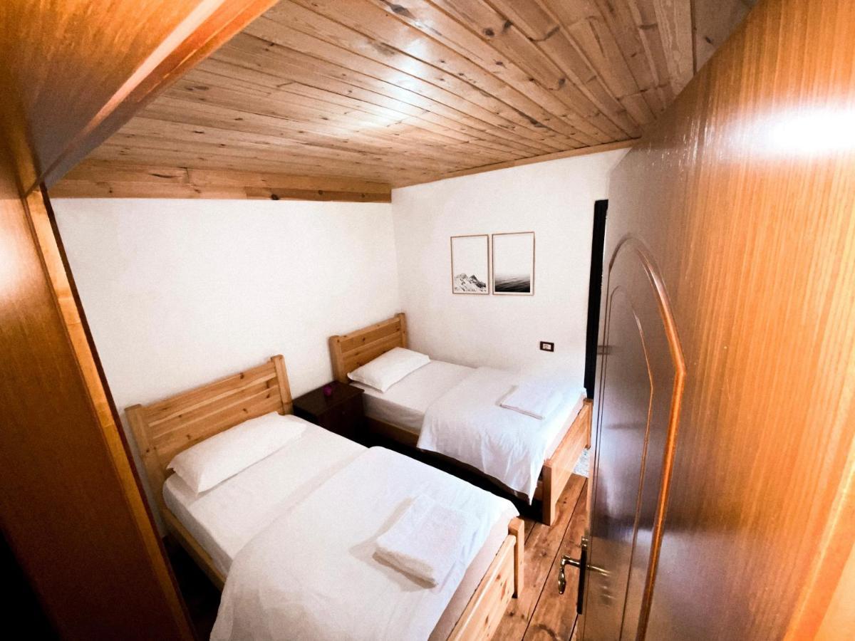 Guesthouse Pashko Theth Exterior foto